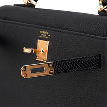Load image into Gallery viewer, Kelly Touch 25 Retourne Bag Black Lizard Togo Leather Gold Hardware