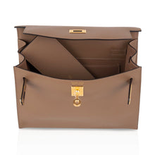 Load image into Gallery viewer, Kelly Danse Bag Beige de Weimar Swift Gold Hardware