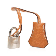Load image into Gallery viewer, Kelly 28 Bag Gold Peau Porc Leather with Palladium Hardware