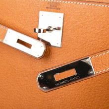 Load image into Gallery viewer, Kelly 28 Bag Gold Peau Porc Leather with Palladium Hardware
