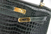 Load image into Gallery viewer, Kelly 28 Bag Exotic Vert Fonce Porosus Crocodile Gold