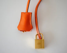 Load image into Gallery viewer, Kelly 32 Bag Sellier Feu Lush Orange Epsom Gold Hardware