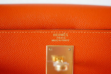 Load image into Gallery viewer, Kelly 32 Bag Sellier Feu Lush Orange Epsom Gold Hardware
