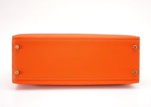 Load image into Gallery viewer, Kelly 32 Bag Sellier Feu Lush Orange Epsom Gold Hardware