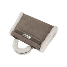 Load image into Gallery viewer, Kelly 20 Teddy Bag Pluch Shearling Gris Caillou Grizzly and Etoupe Swift Leather
