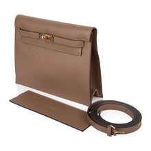 Load image into Gallery viewer, Kelly Danse Bag Beige de Weimar Swift Gold Hardware