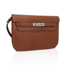 Load image into Gallery viewer, Kelly Depeches 25 Pouch Matte Gold Alligator with Palladium Hardware