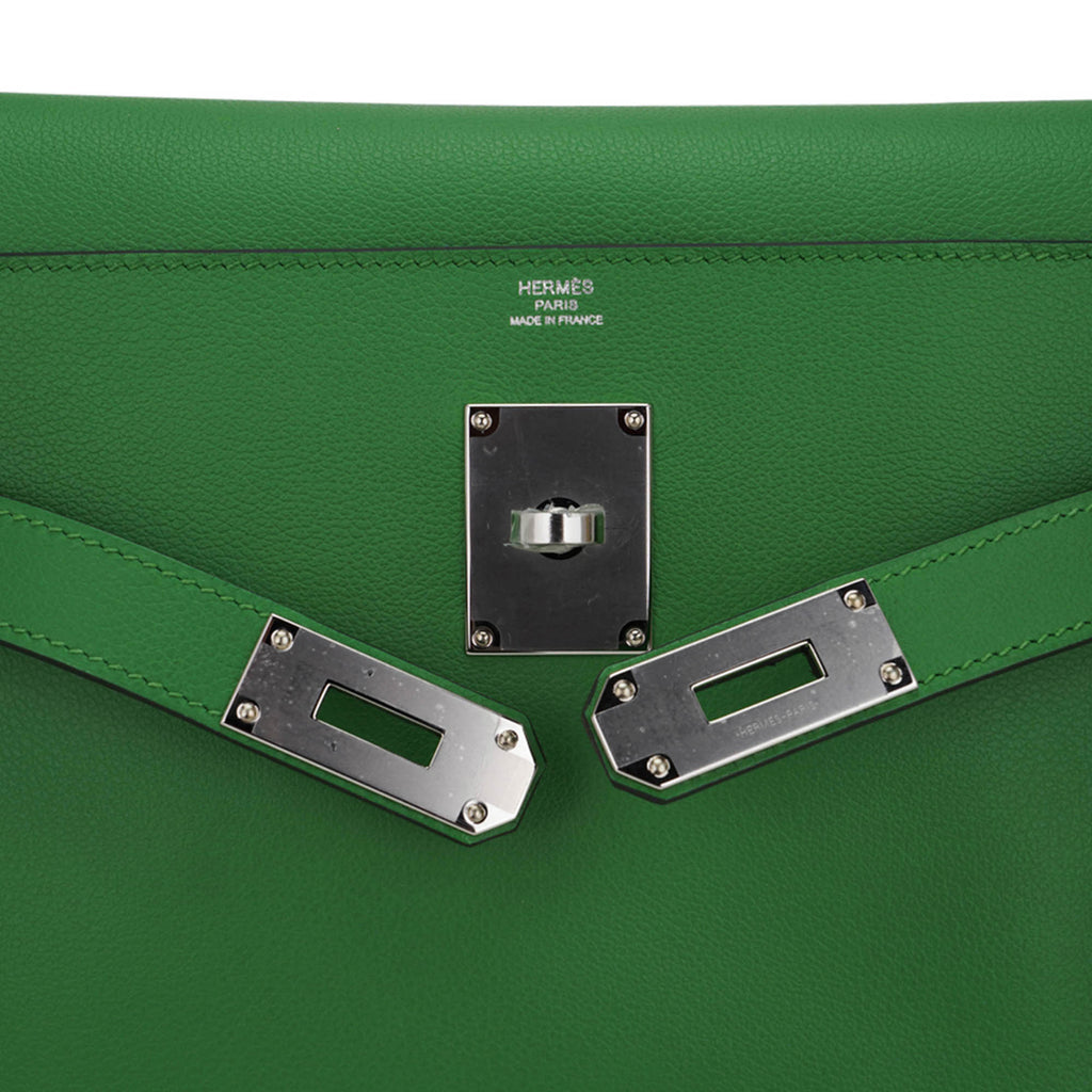 Kelly Messenger 25 Bag Vert Yucca Evercolor Leather with Palladium Hardware