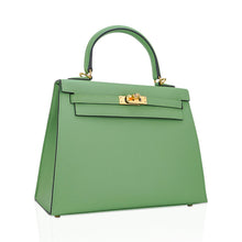 Load image into Gallery viewer, Kelly 25 Sellier Bag Vert Criquet Epsom Leather with Gold Hardware