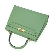 Load image into Gallery viewer, Kelly 25 Sellier Bag Vert Criquet Epsom Leather with Gold Hardware