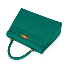 Load image into Gallery viewer, Kelly 25 Sellier Bag Jade Epsom Leather with Gold Hardware