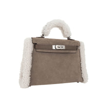 Load image into Gallery viewer, Kelly 20 Teddy Bag Pluch Shearling Gris Caillou Grizzly and Etoupe Swift Leather