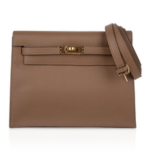 Load image into Gallery viewer, Kelly Danse Bag Beige de Weimar Swift Gold Hardware